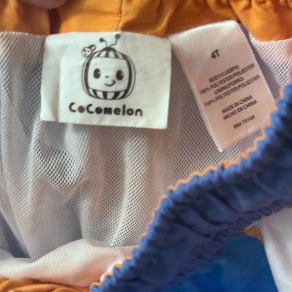 CoComelon Rashguard & Swim Trunk Set Toddler Size 4T - Picture 4 of 4
